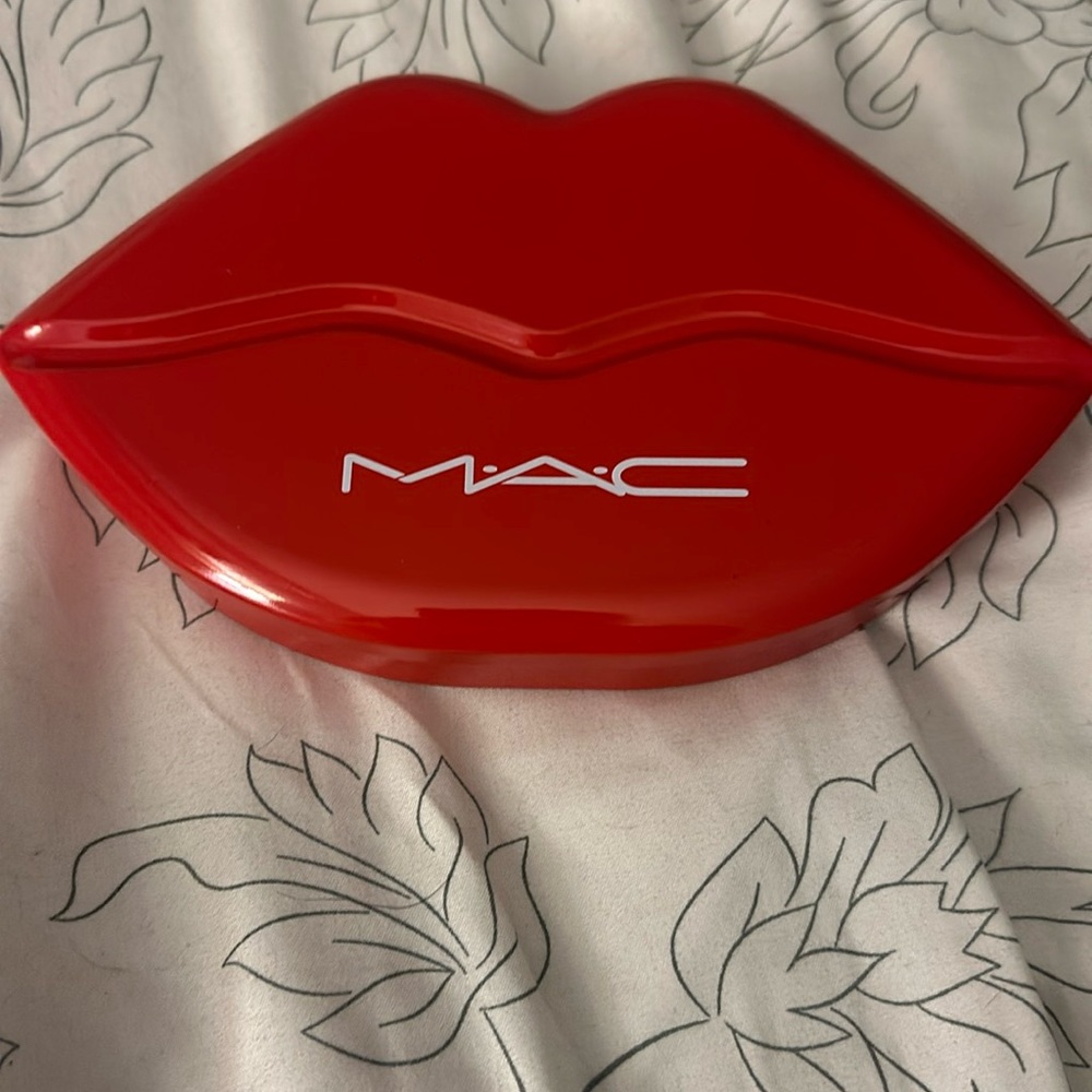 Red Mac lip container